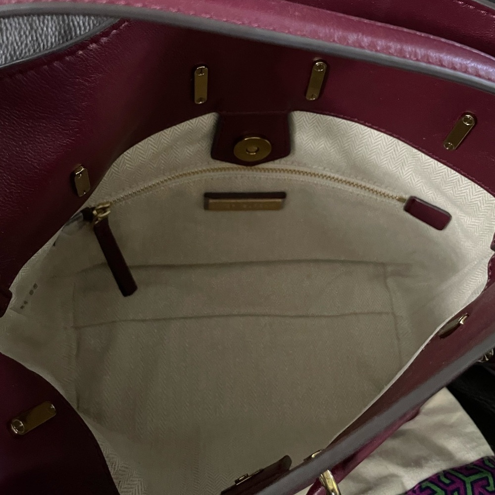 Tory Burch KIRA CHEVRON MINI BUCKET BAG Burgundy - Picture 8 of 12